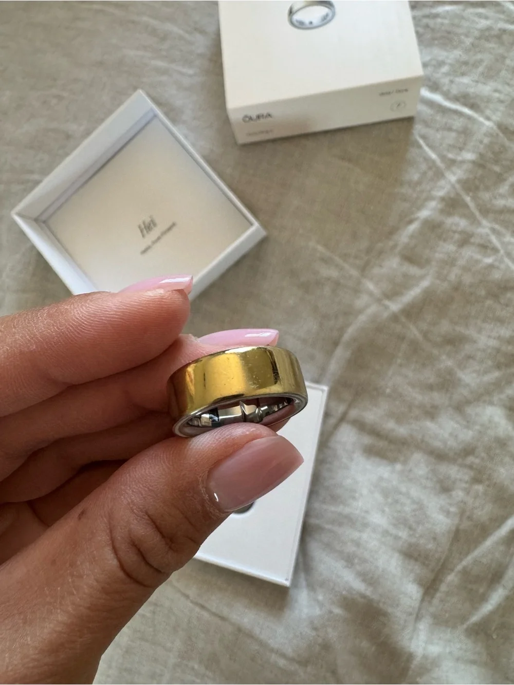 Oura Ring 4 Gold with Box - Size 7